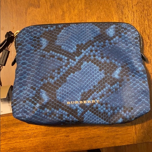 💄💋🎨Burberry clutch/cosmetic bag🎨💄💋 - Picture 1 of 6